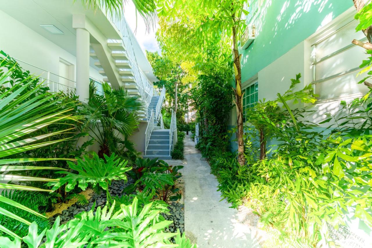Praia Hotel Boutique & Apartments ไมอามีบีช ภายนอก รูปภาพ