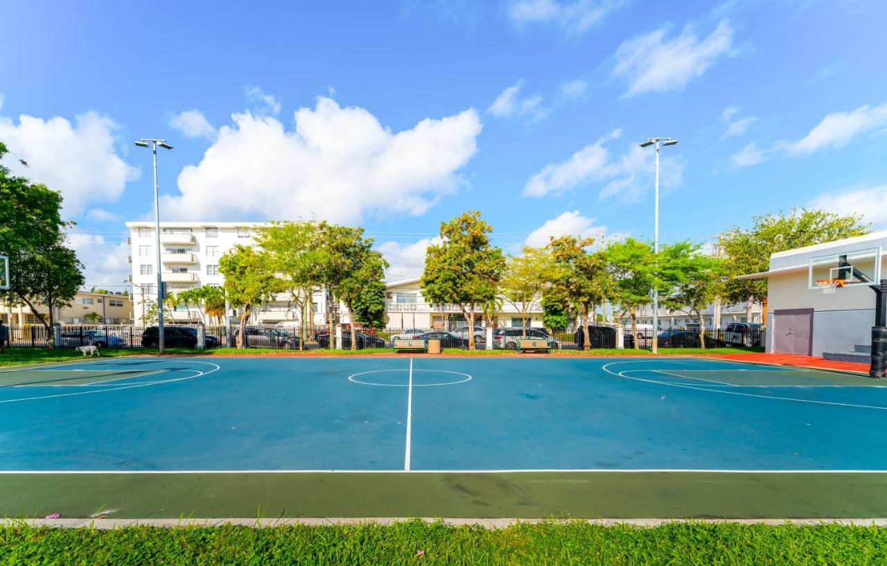 Praia Hotel Boutique & Apartments ไมอามีบีช ภายนอก รูปภาพ