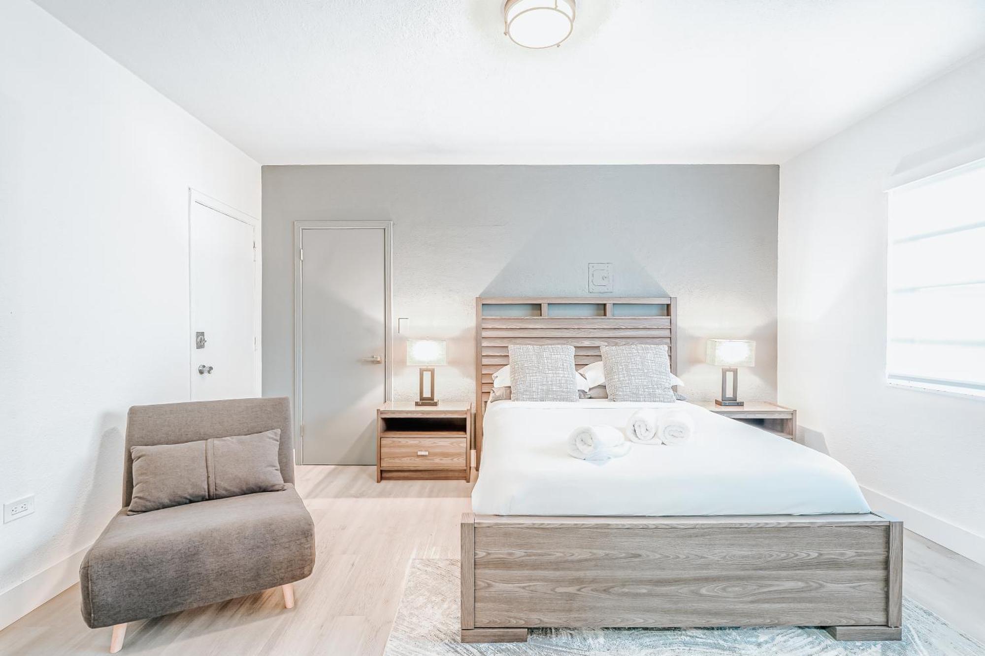Praia Hotel Boutique & Apartments ไมอามีบีช ภายนอก รูปภาพ