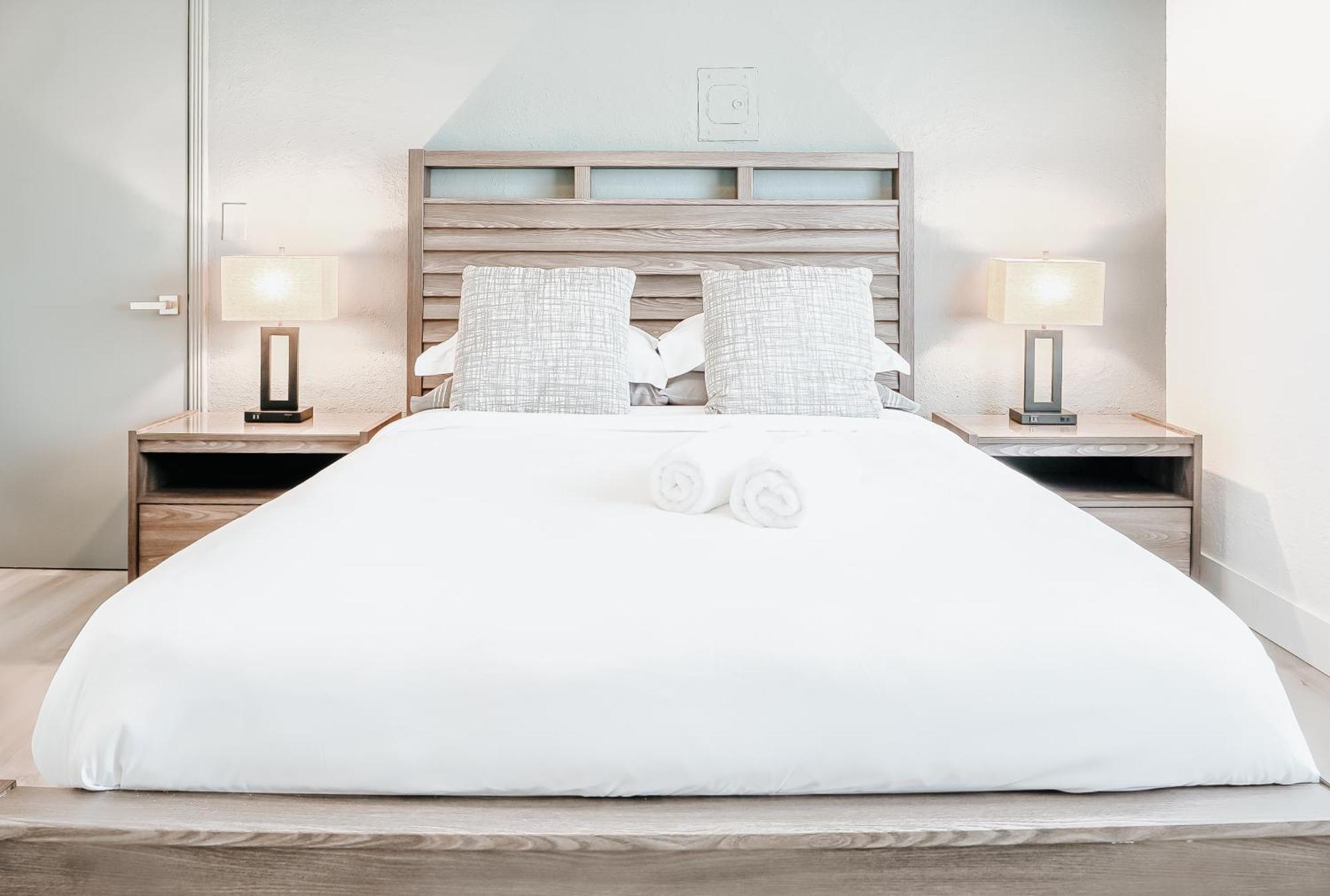 Praia Hotel Boutique & Apartments ไมอามีบีช ภายนอก รูปภาพ